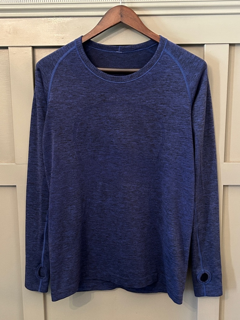 Lululemon Swiftly Tech Long Sleeve Crew Neck Top Black Sapphire Blue Size 12